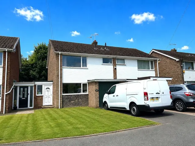 Knaves Castle Avenue, Brownhills, WS8, photo 1