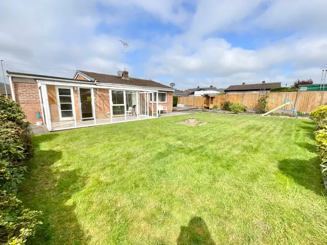 Croxden Close, Cheadle, ST10, photo 2