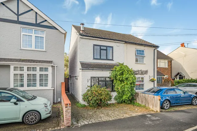 Cambridge Road, Walton On Thames, KT12, photo 1