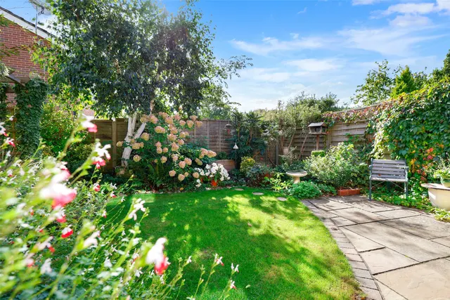 Norfolk Lane, Mid Holmwood, RH5, photo 3