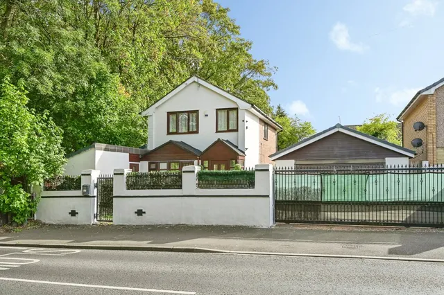 Lydiate Lane, L25, photo 1