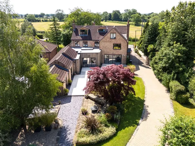 Copmanthorpe Lane, Bishopthorpe, York, North Yorkshire, YO23 2RS, photo 1