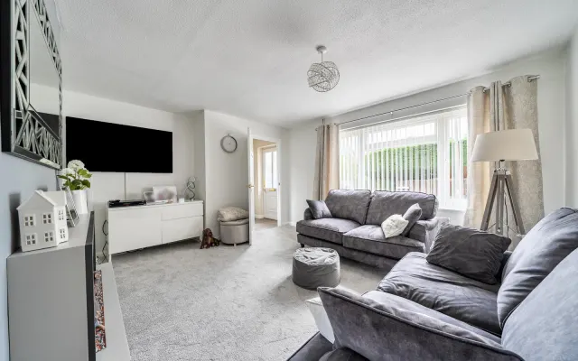 Photo 2 — Wellpond Close, Sharnbrook, Bedford
