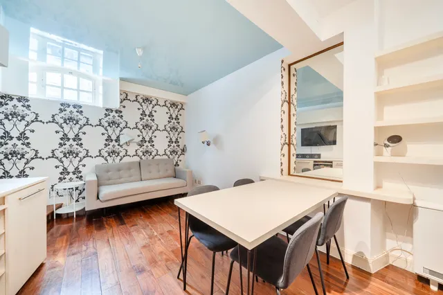 Photo 2 — Flat 7, 1 Ambrosden Avenue, London