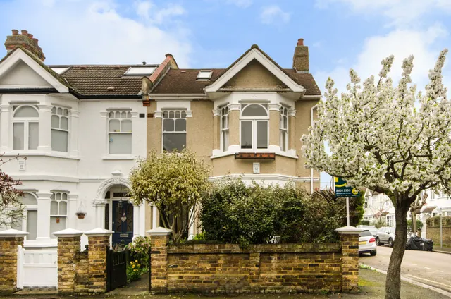 8 Bournemouth Road, London, photo 1
