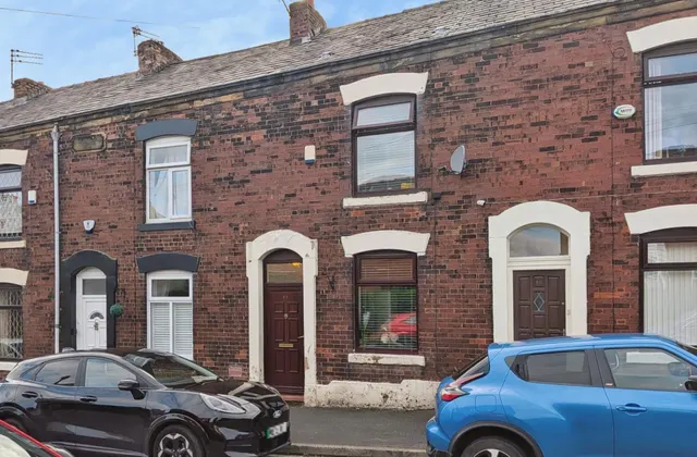 Cobden Street, Oldham, OL4, photo 1
