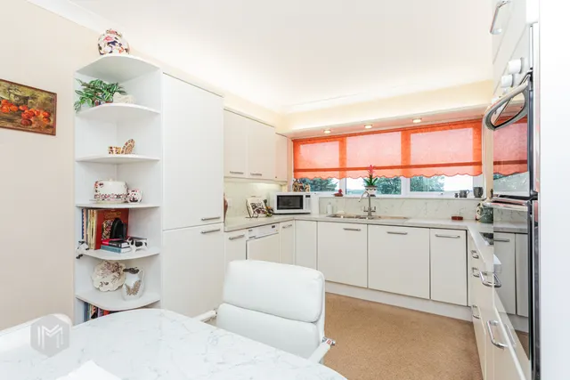 Photo 3 — Flat 7, Hillside House, 4 Hill Side, Bolton, BL1 5DT