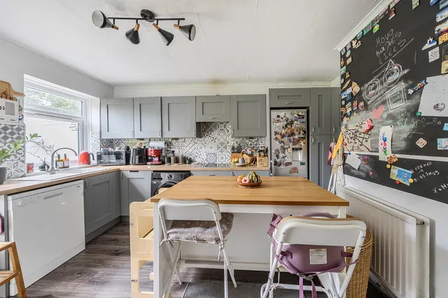 Photo 3 — Abbots Avenue West, St. Albans