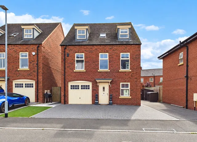 Hazel Close, Burton-on-Trent, photo 1