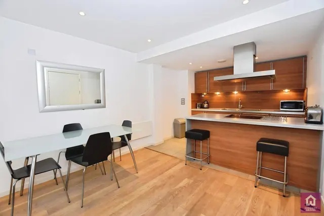 Chester Road, Castlefield, M15, photo 3