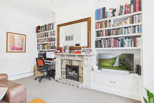 Photo 2 — 5 Tankerville Road, London, SW16 5LL