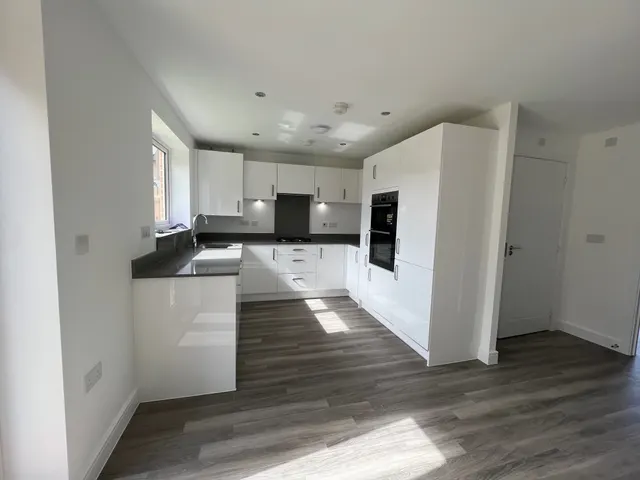 Purssell Road, Weston Turville, HP22, photo 2