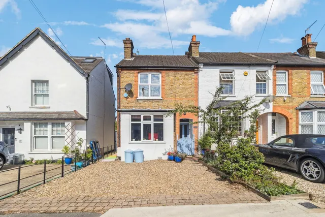 High Street, Northwood, HA6, photo 1