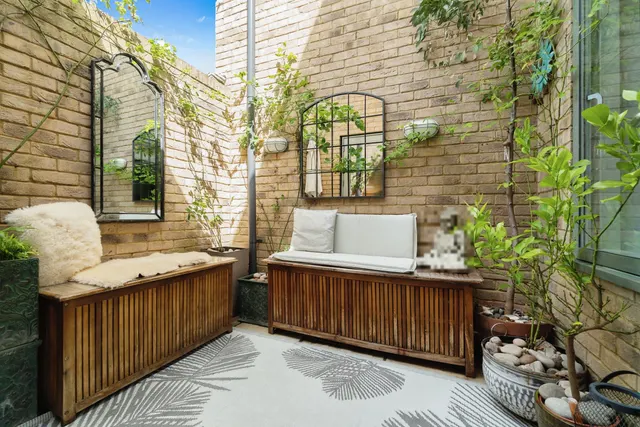 Longmans Mews, Raynes Park, SW20, photo 1