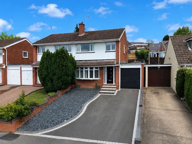 Priory Road, Hednesford, Cannock, WS12, photo 1
