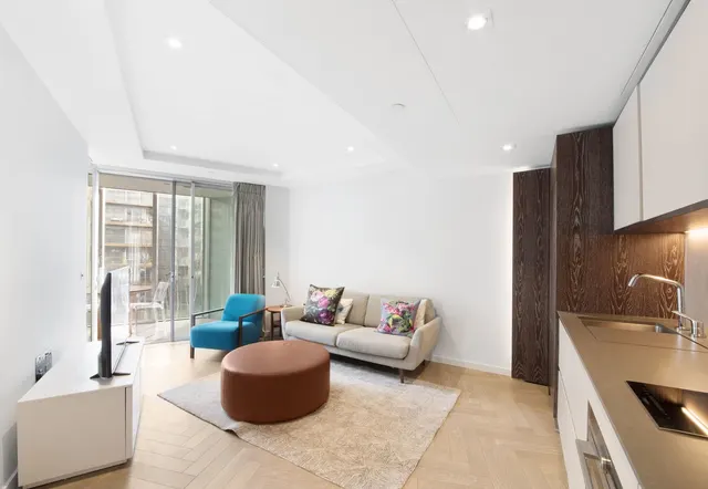 Circus Road West, London, SW11, photo 2