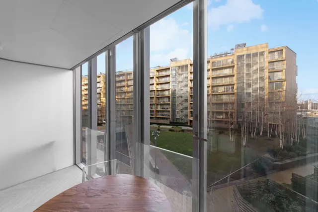 Circus Road West, London, SW11, photo 1