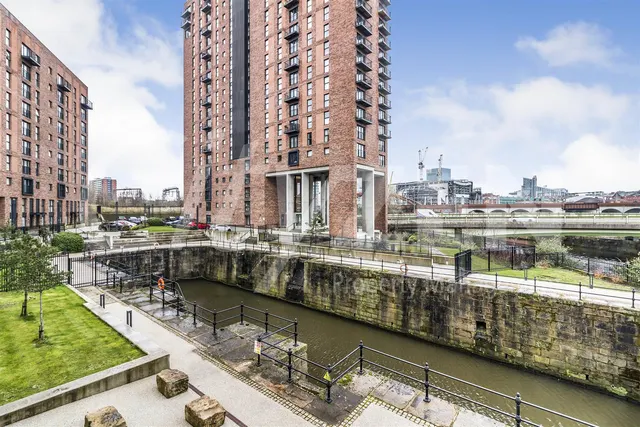 Ordsall Lane, Salford, M5, photo 1