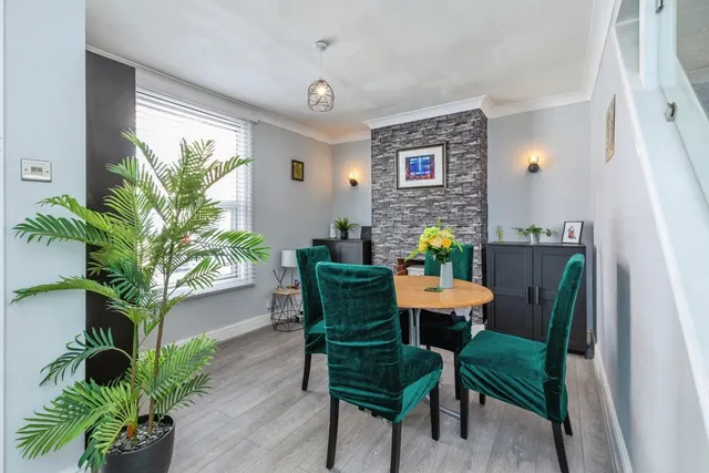 Burnt Oak Terrace, Gillingham, ME7, photo 3