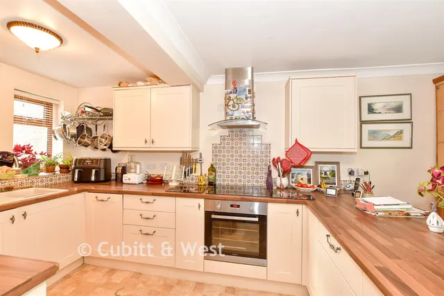 North Street, Westbourne, PO10, photo 3