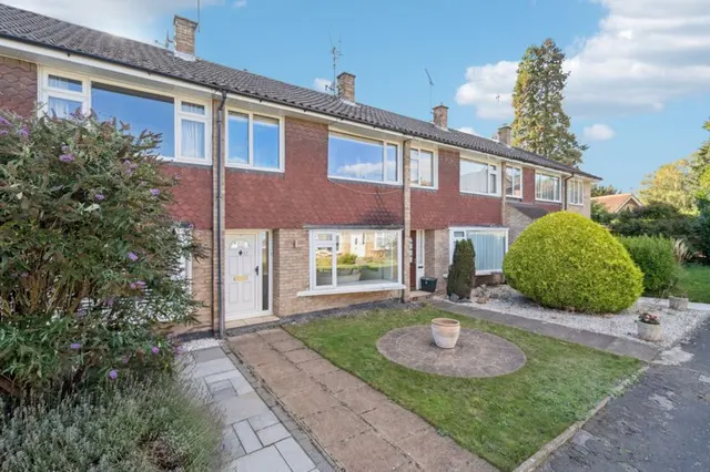 Spring Gardens, Marlow SL7 3HS, photo 1
