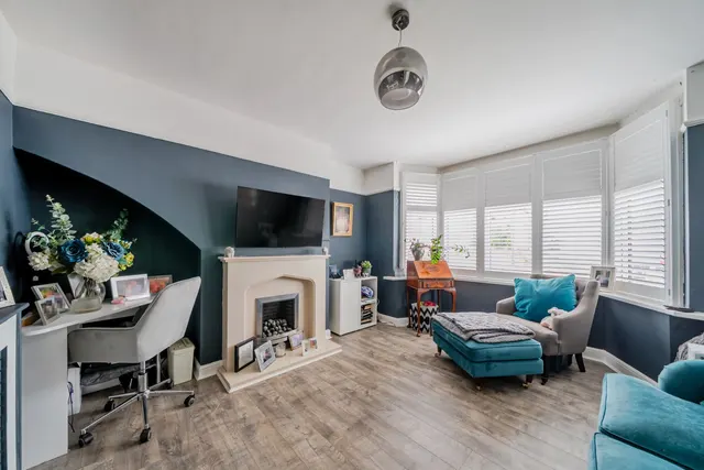 Photo 2 — Bedonwell Road, DA17
