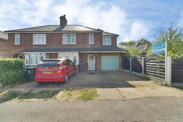 Hurst Grove, Lidlington, MK43, photo 1