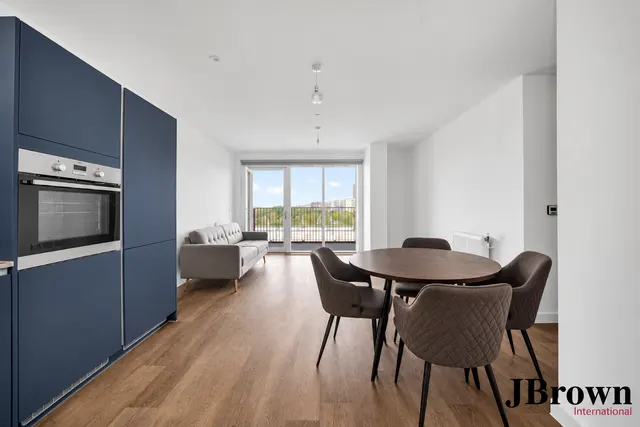 Waterden Road, London, E20, photo 2