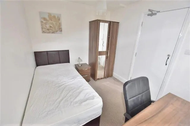 Dunmow Road, Bishops Stortford, CM23, photo 1