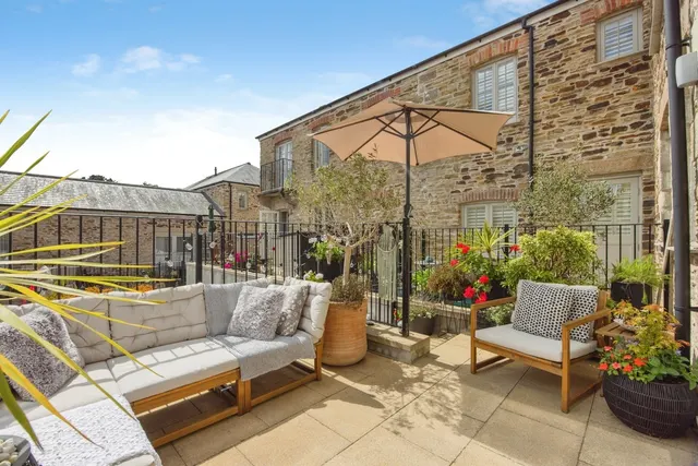 The Courtyard, Duporth, PL26, photo 1
