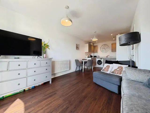 Falcon Way, Bracknell, RG12, photo 3