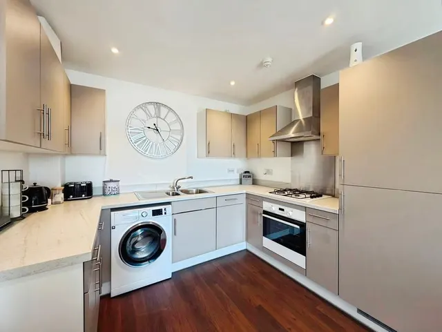 Falcon Way, Bracknell, RG12, photo 2
