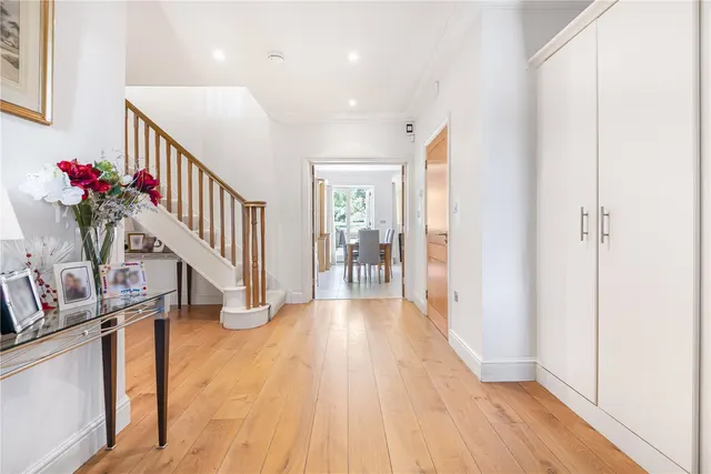 Photo 3 — Parkgate Avenue, Hadley Wood, EN4 0NN