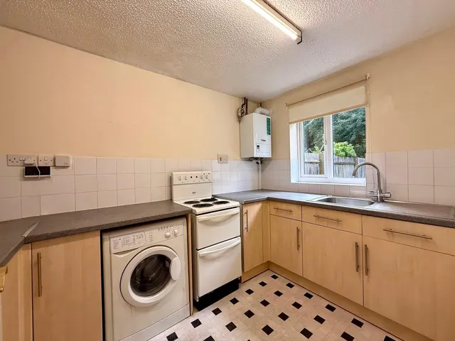 Photo 3 — Osprey Close, Swindon, Wiltshire, SN3 5DW