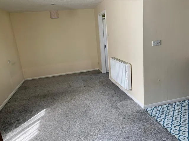 Photo 3 — Allington Close, Taunton TA1 2ND