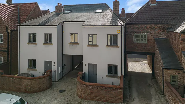 Beckside, Beverley, HU17, photo 1