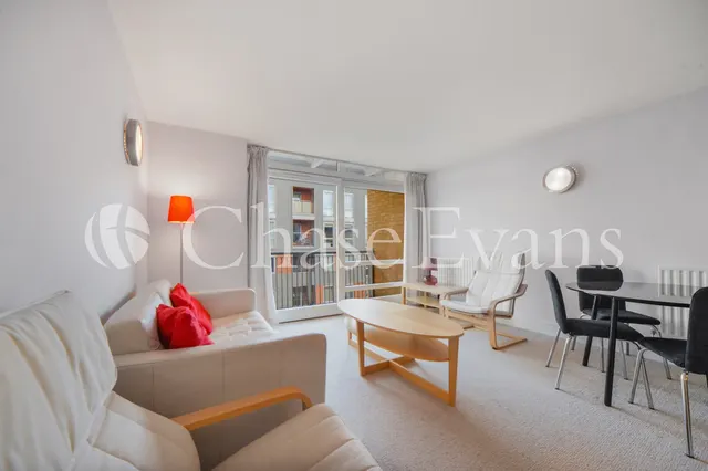 Moore House, Canary Central, Cassilis Road, Canary Wharf, E14, photo 1