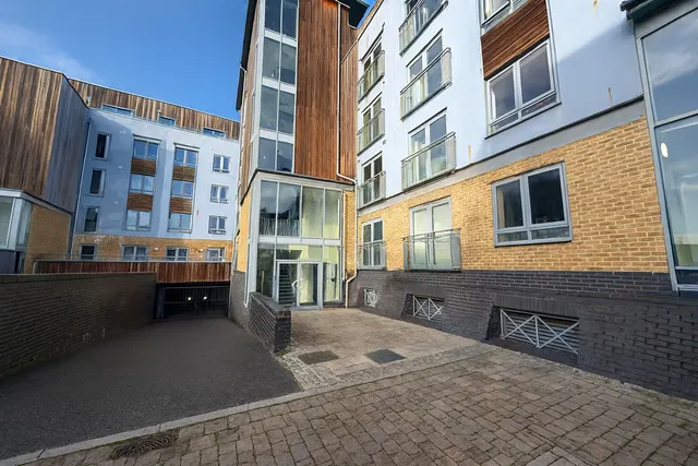 Quayside Drive, Essex, Colchester, CO2 8GQ, photo 1
