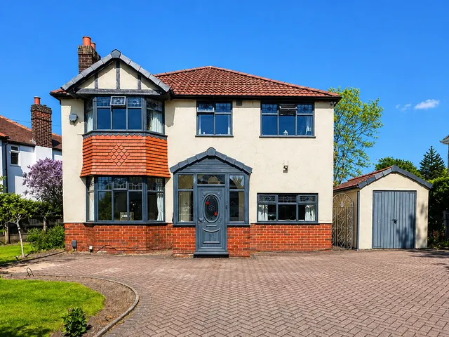 Framingham Road, Sale, M33, photo 1