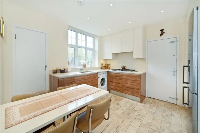 Photo 3 — Garden Road, London, NW8