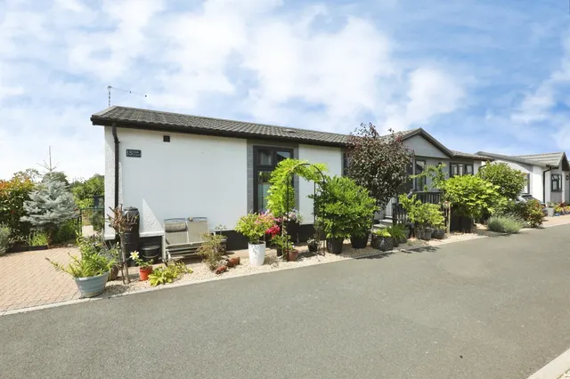 Oak Court, Marston Edge, CV37, photo 1