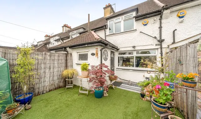 Horton Hill, Epsom, KT19, photo 1