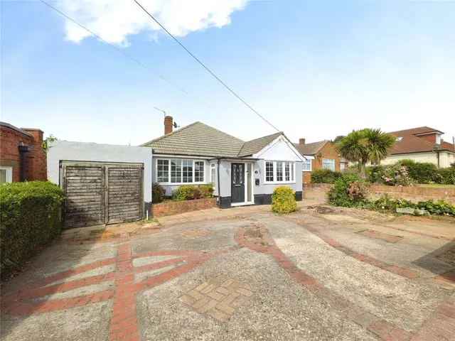 Wards Hill Road, Minster on Sea, Kent, ME12, photo 1