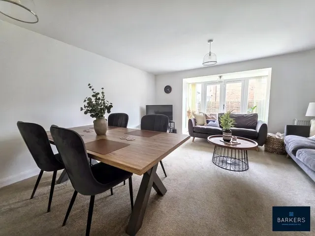 Photo 2 — Heathfield Lane Birkenshaw, Bradford BD11 2DP