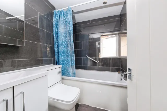 Cleavers Avenue, Conniburrow, MK14, photo 2