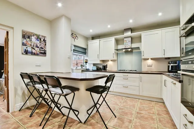 Photo 3 — Dalveen Drive, Timperley, Altrincham, Greater Manchester, WA15