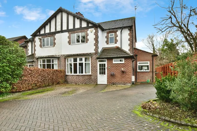 Dalveen Drive, Timperley, Altrincham, Greater Manchester, WA15, photo 1