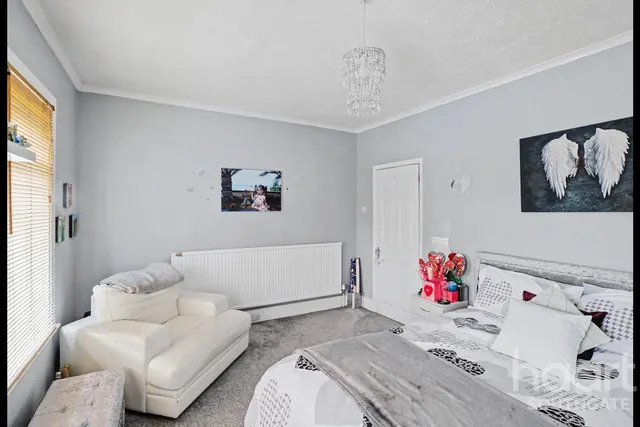 Carlton Road, London, N11, photo 1