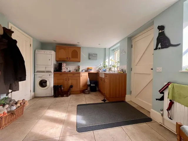 Bridge Street, Hungerford, RG17, photo 3