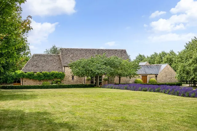 Ampney St. Mary, Cirencester, Gloucestershire, GL7 5EB, photo 1